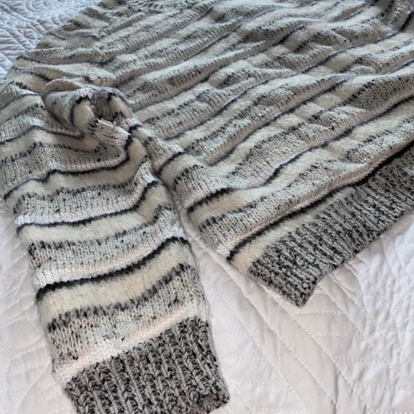 Cozy J brand striped sweater - Picture 3 of 4